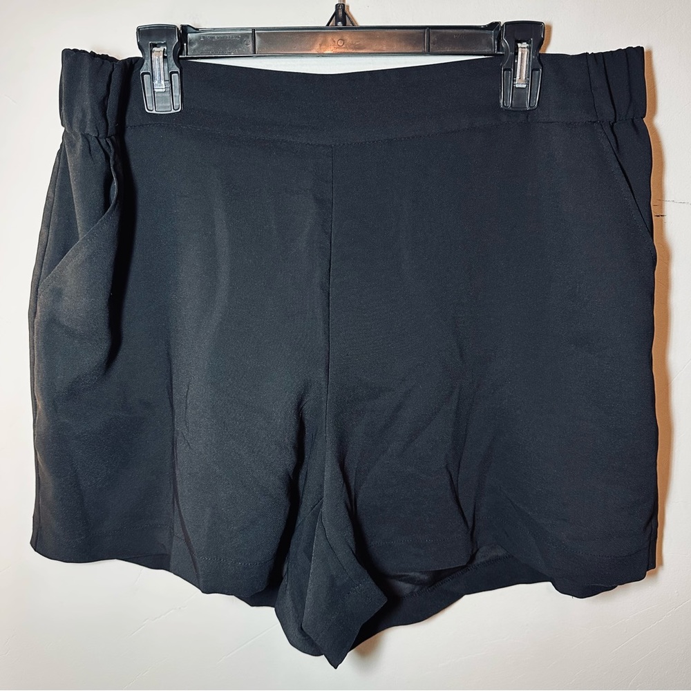 Nine West short